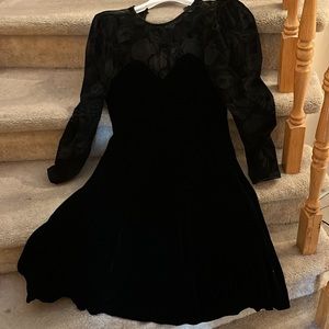 Vintage velvet and lace swing dress size 5/6 by Algo-Ettes